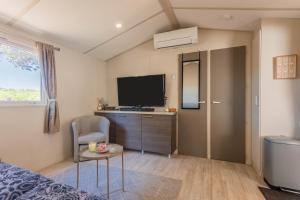 Campings Joli mobil home Puget sur Argens : photos des chambres