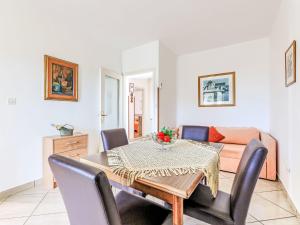 Apartment Jenny-1 by Interhome