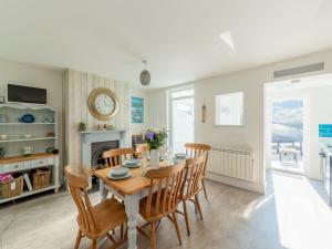 Holiday Home Lighthouse Watch by Interhome