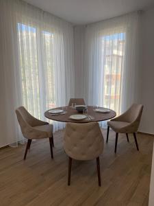 Apart Hotel Spa Resort Becici, Budva Апартаменты с двумя мастер-спальнями