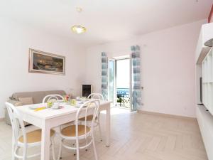 Apartment Casa Alyssa by Interhome