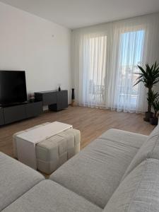 Apart Hotel Spa Resort Becici, Budva Апартаменты с двумя мастер-спальнями