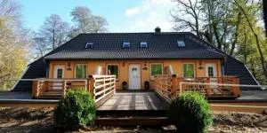 Ferienwohnung im Landschaftsschutzgebiet, mit Dachzimmer und Terrasse zum See mit hauseigenem Bade-Steg - Zurow