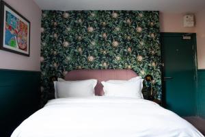 Standard Double Room room in The Ship Rooms