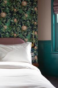 Deluxe Double Room room in The Ship Rooms