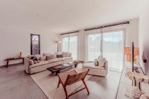 Maisons de vacances Villa Loura - Villa contemporaine avec piscine : photos des chambres