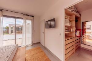 Maisons de vacances Villa Loura - Villa contemporaine avec piscine : photos des chambres