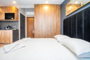 Cherry street oasis studio