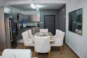 Exquisite 2 Bedroom Apartment in Nyali Private Pool and Gym Access