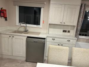 Stunning mini lodge with sea view