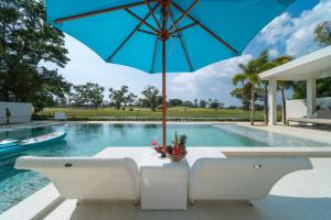 Lumière Villas Phuket - Golfside Retreat in Laguna
