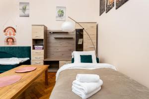 Park Strzelecki Cosy Studio by BookingHost