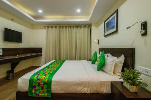 Treebo Maharaja, Near Mall Road