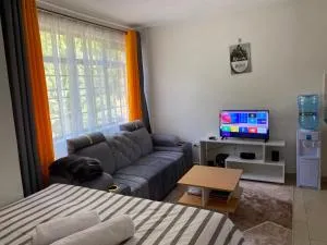 ROYALHOMES& BnB - Maua