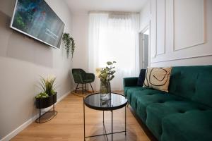 Comfortable 1BR with Balcony in Downtown Bucharest