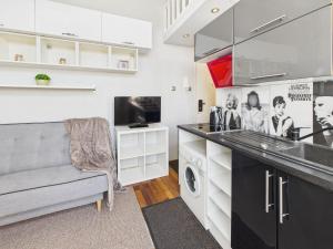 Exceptional Studio Located near Royal Baths Park by Noclegi Renters