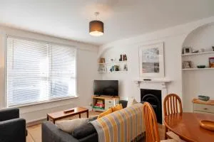 Finest Retreats - Centre View - Salcombe Regis