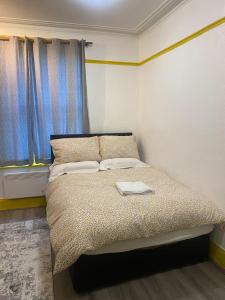 2 Guests Studio - 20 Minutes to Central London