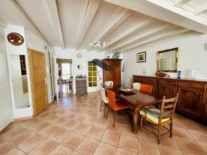 Maisons de vacances Le Ferney - Proche du centre-ville et des thermes : photos des chambres