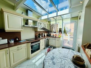 Maisons de vacances Le Ferney - Proche du centre-ville et des thermes : photos des chambres