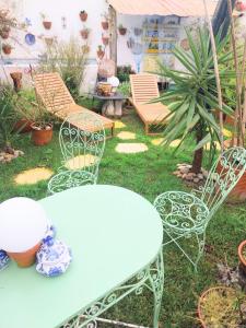 Beach House Babylon guest house with kitchenette and garden