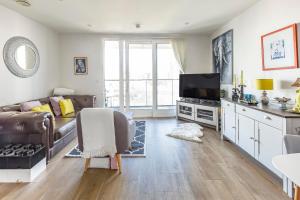 Charming 2 Bedrooms at Langdon Park DLR