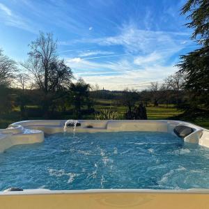 Maisons de vacances Gite de charme avec piscine dans le Gers « Le Clos Boissiere » : photos des chambres