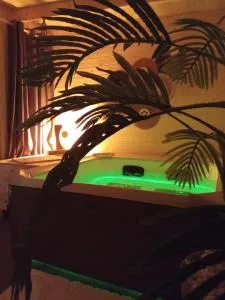 Suite climatisée jacuzzi privé - Cuzance