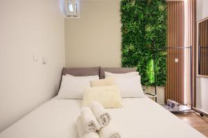 Aiolos Lux and Easy suite near the sea alimos