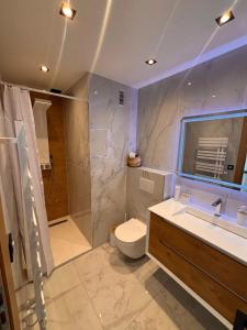 Vue mer exceptionnelle plage parking