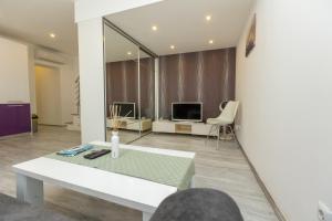 Alpha loft 1BR apartment in center