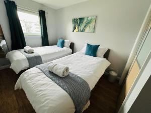 Modern Economy Glasgow Apartment with King bed