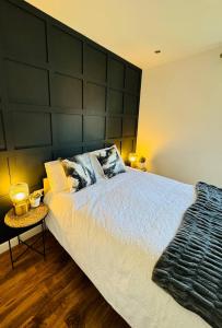 Modern 2 Bedroom GF - Aberdeen City Centre - Private Car Park