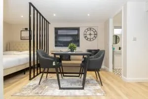 Modern Studio Apart Large Garden - ترينثام