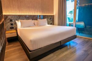 Silken Saaj Maar - Adults Only