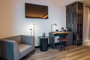 Silken Saaj Maar - Adults Only