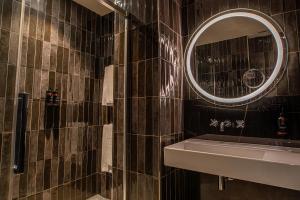 Silken Saaj Maar - Adults Only