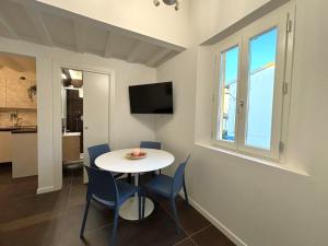 Purple Lily Apartment