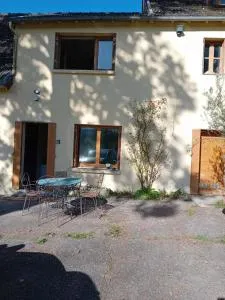 Charmant studio à Aubusson avec terrasse 35 m² - 奥比松