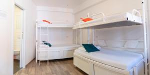 Bed in 4-Bed Mixed Dorm Ensuite room in Safestay Prague Charles Bridge