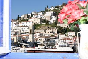 Delfini Hotel Hydra Greece