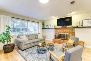 Gainesville Home with Fire Pit, 4 Mi to UF Campus! - West Hills