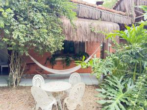 Pousada North Shore Maresias - 2 quadras da praia - Casas de 2 quartos - 80 m2 -2 banheiros -piscina sauna - estacion-churrasq privativa -wifi animais de peq porte roupa de cama e banho