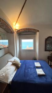 NAPOLEONE vintage house