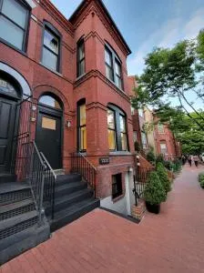 Modern 1 block from Metro subway Minutes to Capital, Museums and National Mall - Logan Circle