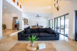 Magnifica casa laguna cerca de la playa.