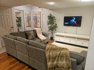 Comfortable Family Home - 列治文山