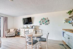 Oceanfront Condo in Myrtle Beach Near Restaurants