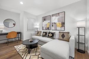 South O Bungalow 11 - Luxury King Suite + Patio