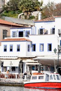 Delfini Hotel Hydra Greece